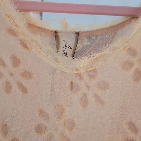 Aratta Silk Laser Cut Petals High Low Top - Size Medium - NWT - Picture 2 of 8